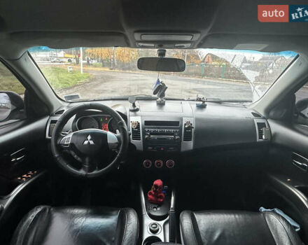 Чорний Міцубісі Аутлендер, об'ємом двигуна 3 л та пробігом 201 тис. км за 8700 $, фото 22 на Automoto.ua