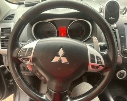 Черный Мицубиси Аутлендер, объемом двигателя 2.4 л и пробегом 240 тыс. км за 8500 $, фото 5 на Automoto.ua