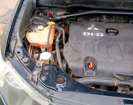 Черный Мицубиси Аутлендер, объемом двигателя 2 л и пробегом 218 тыс. км за 10500 $, фото 10 на Automoto.ua