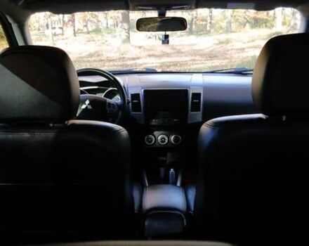 Міцубісі Аутлендер 2007 у Белой Церкве на Automoto.ua Чорний Міцубісі Аутлендер, об'ємом двигуна 3 л та пробігом 230 тис. км за 8800 $, фото 15 на Automoto.ua