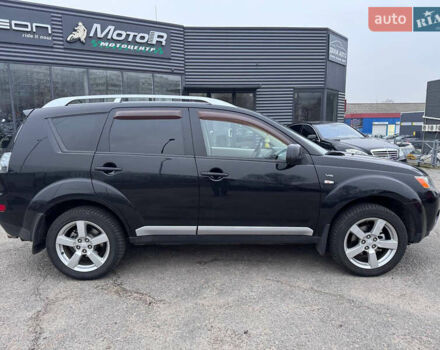 Черный Мицубиси Аутлендер, объемом двигателя 3 л и пробегом 202 тыс. км за 9999 $, фото 7 на Automoto.ua