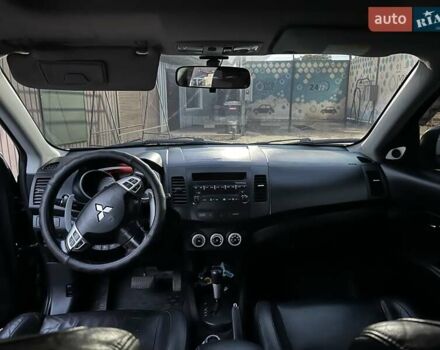 Черный Мицубиси Аутлендер, объемом двигателя 3 л и пробегом 270 тыс. км за 10600 $, фото 5 на Automoto.ua