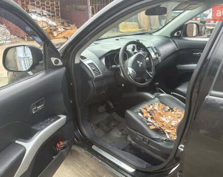 Міцубісі Аутлендер 2007 у Измаиле на Automoto.ua Чорний Міцубісі Аутлендер, об'ємом двигуна 2.36 л та пробігом 240 тис. км за 8500 $, фото 11 на Automoto.ua