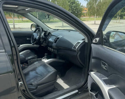 Міцубісі Аутлендер 2007 у Измаиле на Automoto.ua Чорний Міцубісі Аутлендер, об'ємом двигуна 2.36 л та пробігом 240 тис. км за 8500 $, фото 33 на Automoto.ua