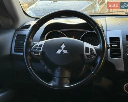 Черный Мицубиси Аутлендер, объемом двигателя 3 л и пробегом 198 тыс. км за 9500 $, фото 15 на Automoto.ua
