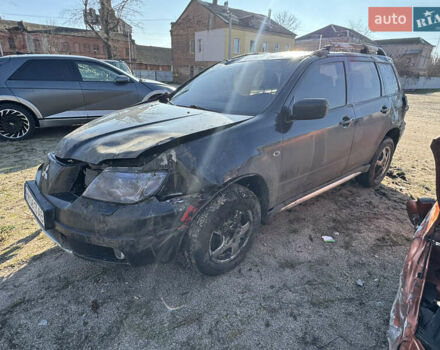 Черный Мицубиси Аутлендер, объемом двигателя 2 л и пробегом 258 тыс. км за 2200 $, фото 11 на Automoto.ua