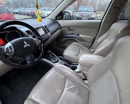 Черный Мицубиси Аутлендер, объемом двигателя 3 л и пробегом 202 тыс. км за 9999 $, фото 9 на Automoto.ua