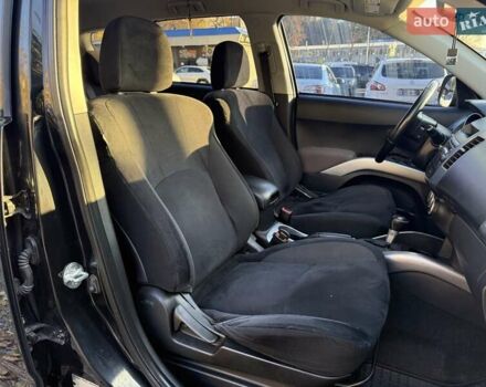 Черный Мицубиси Аутлендер, объемом двигателя 3 л и пробегом 198 тыс. км за 9500 $, фото 11 на Automoto.ua