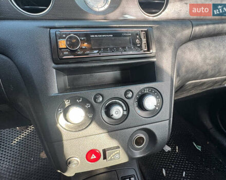 Черный Мицубиси Аутлендер, объемом двигателя 2 л и пробегом 258 тыс. км за 2200 $, фото 16 на Automoto.ua