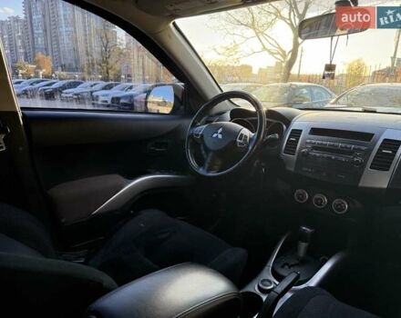 Черный Мицубиси Аутлендер, объемом двигателя 3 л и пробегом 198 тыс. км за 9500 $, фото 12 на Automoto.ua