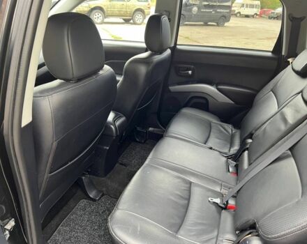 Черный Мицубиси Аутлендер, объемом двигателя 2.2 л и пробегом 190 тыс. км за 4800 $, фото 5 на Automoto.ua