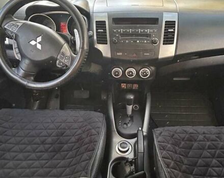 Міцубісі Аутлендер 2007 у Миколаєві на Automoto.ua Чорний Міцубісі Аутлендер, об'ємом двигуна 3 л та пробігом 265 тис. км за 7200 $, фото 15 на Automoto.ua