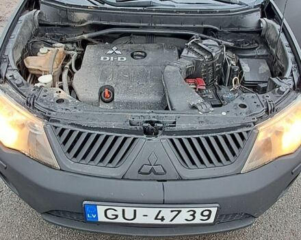 Чорний Міцубісі Аутлендер, об'ємом двигуна 2 л та пробігом 260 тис. км за 4500 $, фото 7 на Automoto.ua