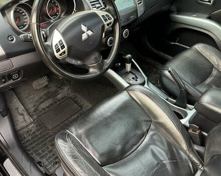 Чорний Міцубісі Аутлендер, об'ємом двигуна 3 л та пробігом 238 тис. км за 11200 $, фото 14 на Automoto.ua