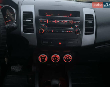 Чорний Міцубісі Аутлендер, об'ємом двигуна 3 л та пробігом 265 тис. км за 9200 $, фото 16 на Automoto.ua