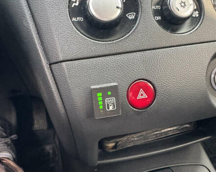 Чорний Міцубісі Аутлендер, об'ємом двигуна 2 л та пробігом 280 тис. км за 7500 $, фото 7 на Automoto.ua