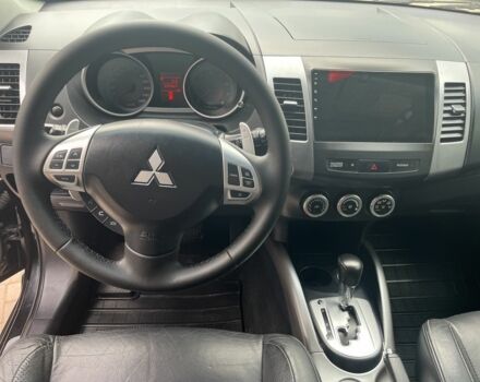 Черный Мицубиси Аутлендер, объемом двигателя 3 л и пробегом 235 тыс. км за 9800 $, фото 10 на Automoto.ua