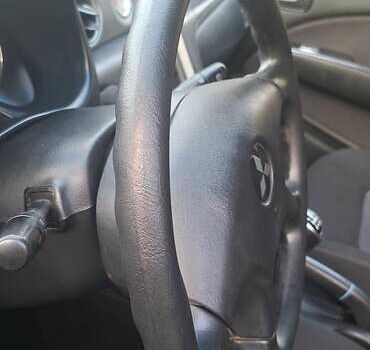 Міцубісі Аутлендер 2008 у Галиче на Automoto.ua Чорний Міцубісі Аутлендер, об'ємом двигуна 2 л та пробігом 112 тис. км за 7350 $, фото 9 на Automoto.ua