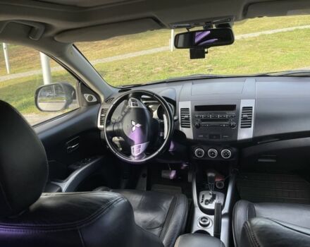 Черный Мицубиси Аутлендер, объемом двигателя 3 л и пробегом 225 тыс. км за 9700 $, фото 6 на Automoto.ua