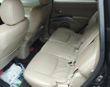 Черный Мицубиси Аутлендер, объемом двигателя 2 л и пробегом 242 тыс. км за 5500 $, фото 9 на Automoto.ua