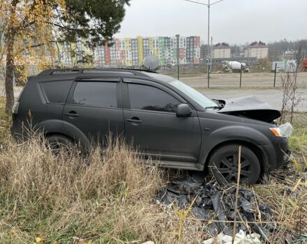 Черный Мицубиси Аутлендер, объемом двигателя 2 л и пробегом 360 тыс. км за 2000 $, фото 2 на Automoto.ua