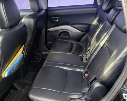 Чорний Міцубісі Аутлендер, об'ємом двигуна 3 л та пробігом 300 тис. км за 9600 $, фото 6 на Automoto.ua