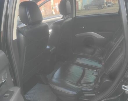 Черный Мицубиси Аутлендер, объемом двигателя 3 л и пробегом 300 тыс. км за 9000 $, фото 2 на Automoto.ua