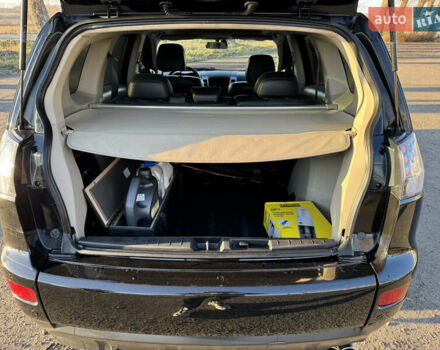 Чорний Міцубісі Аутлендер, об'ємом двигуна 3 л та пробігом 150 тис. км за 9499 $, фото 7 на Automoto.ua