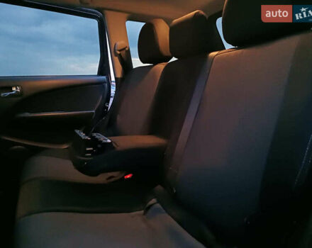 Чорний Міцубісі Аутлендер, об'ємом двигуна 2 л та пробігом 271 тис. км за 6940 $, фото 33 на Automoto.ua