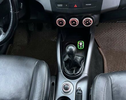 Черный Мицубиси Аутлендер, объемом двигателя 1.97 л и пробегом 244 тыс. км за 8800 $, фото 12 на Automoto.ua