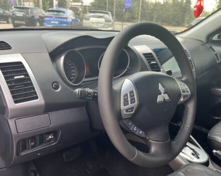 Черный Мицубиси Аутлендер, объемом двигателя 3 л и пробегом 235 тыс. км за 9800 $, фото 8 на Automoto.ua