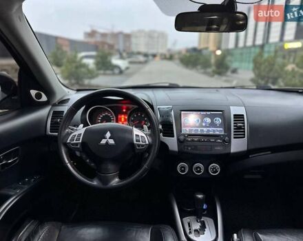 Черный Мицубиси Аутлендер, объемом двигателя 3 л и пробегом 248 тыс. км за 9800 $, фото 44 на Automoto.ua