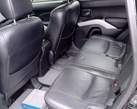 Чорний Міцубісі Аутлендер, об'ємом двигуна 2.36 л та пробігом 265 тис. км за 8800 $, фото 10 на Automoto.ua