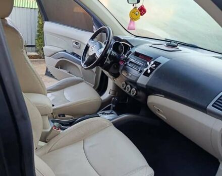 Черный Мицубиси Аутлендер, объемом двигателя 2.36 л и пробегом 203 тыс. км за 9200 $, фото 15 на Automoto.ua