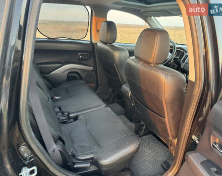 Чорний Міцубісі Аутлендер, об'ємом двигуна 3 л та пробігом 236 тис. км за 9800 $, фото 7 на Automoto.ua