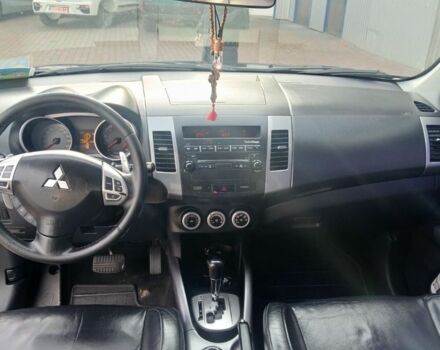 Чорний Міцубісі Аутлендер, об'ємом двигуна 3 л та пробігом 300 тис. км за 9600 $, фото 3 на Automoto.ua