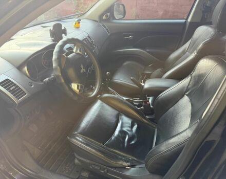 Чорний Міцубісі Аутлендер, об'ємом двигуна 2 л та пробігом 451 тис. км за 4000 $, фото 6 на Automoto.ua