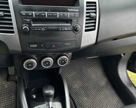 Чорний Міцубісі Аутлендер, об'ємом двигуна 2.4 л та пробігом 186 тис. км за 8700 $, фото 11 на Automoto.ua