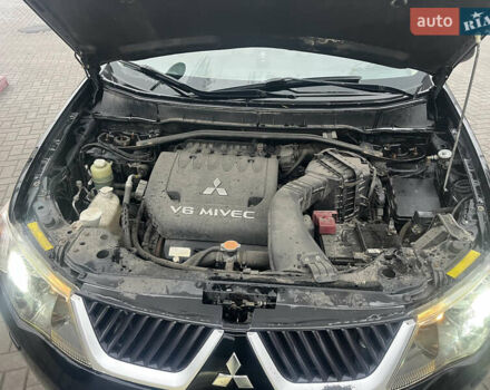 Чорний Міцубісі Аутлендер, об'ємом двигуна 3 л та пробігом 220 тис. км за 8300 $, фото 11 на Automoto.ua