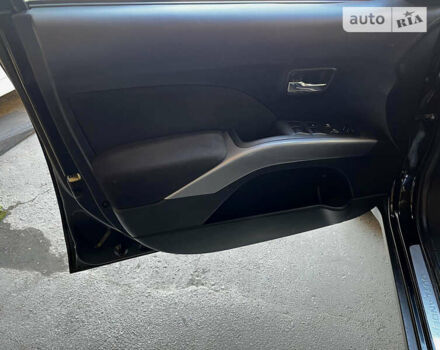 Чорний Міцубісі Аутлендер, об'ємом двигуна 2.4 л та пробігом 240 тис. км за 8800 $, фото 18 на Automoto.ua