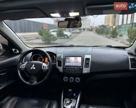 Черный Мицубиси Аутлендер, объемом двигателя 3 л и пробегом 248 тыс. км за 9800 $, фото 42 на Automoto.ua