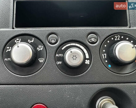 Чорний Міцубісі Аутлендер, об'ємом двигуна 2 л та пробігом 254 тис. км за 7499 $, фото 21 на Automoto.ua