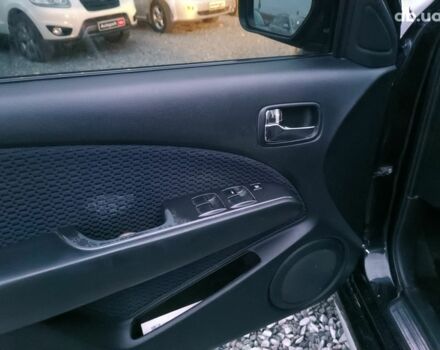 Черный Мицубиси Аутлендер, объемом двигателя 2 л и пробегом 271 тыс. км за 6940 $, фото 15 на Automoto.ua