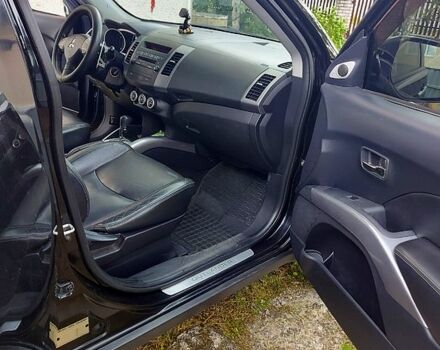 Чорний Міцубісі Аутлендер, об'ємом двигуна 3 л та пробігом 143 тис. км за 9500 $, фото 9 на Automoto.ua