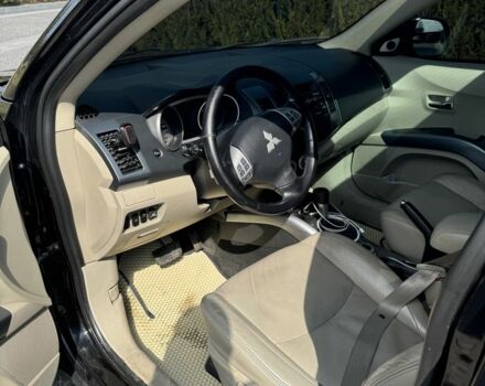 Чорний Міцубісі Аутлендер, об'ємом двигуна 3 л та пробігом 186 тис. км за 10000 $, фото 4 на Automoto.ua