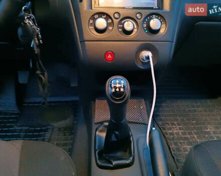 Чорний Міцубісі Аутлендер, об'ємом двигуна 2 л та пробігом 271 тис. км за 6940 $, фото 25 на Automoto.ua