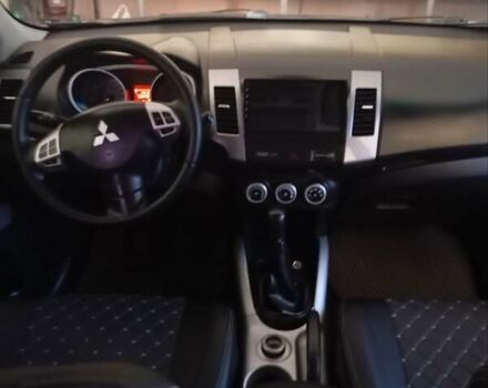 Черный Мицубиси Аутлендер, объемом двигателя 2.35 л и пробегом 245 тыс. км за 8000 $, фото 14 на Automoto.ua