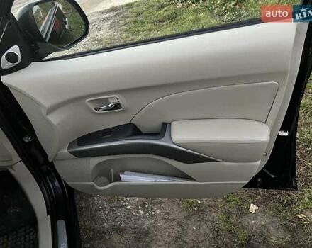 Черный Мицубиси Аутлендер, объемом двигателя 2.2 л и пробегом 310 тыс. км за 9700 $, фото 18 на Automoto.ua