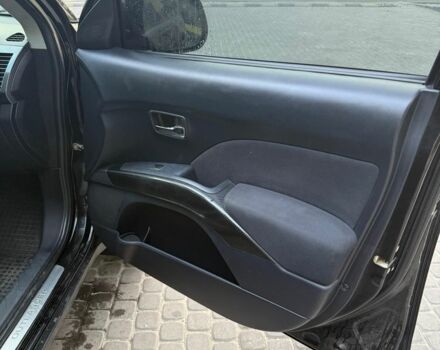 Черный Мицубиси Аутлендер, объемом двигателя 2.4 л и пробегом 369 тыс. км за 8500 $, фото 9 на Automoto.ua