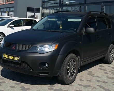 Черный Мицубиси Аутлендер, объемом двигателя 3 л и пробегом 308 тыс. км за 7600 $, фото 2 на Automoto.ua